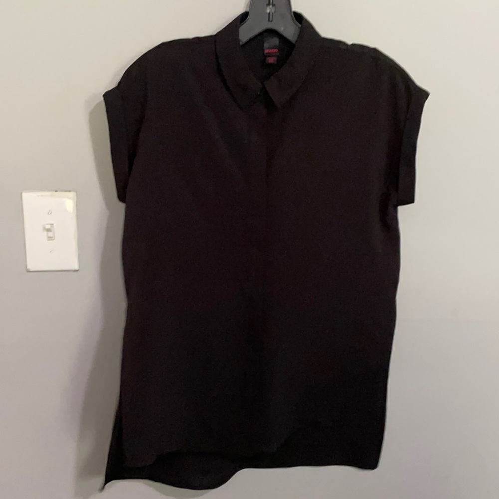 Women black sleeveless blouse